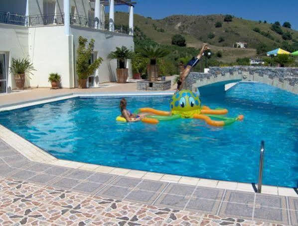 Pinelopi Apartments Джорджополис Екстериор снимка